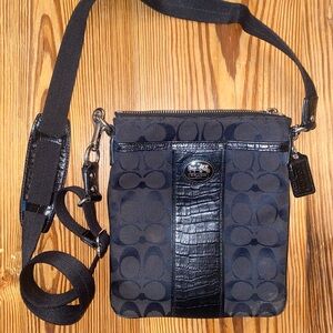 Coach brown and black crossbody. Good condition! Great gameday bag!!